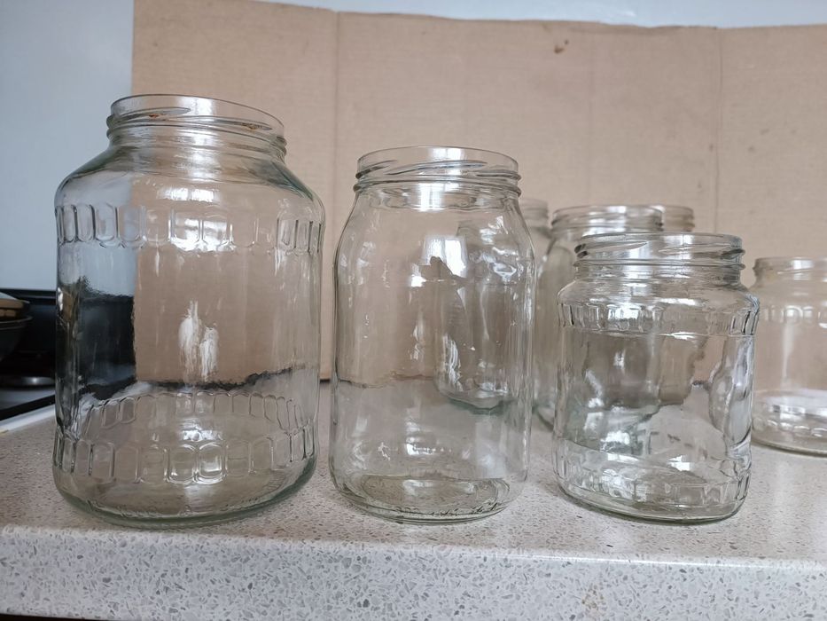 Банки стеклянные.