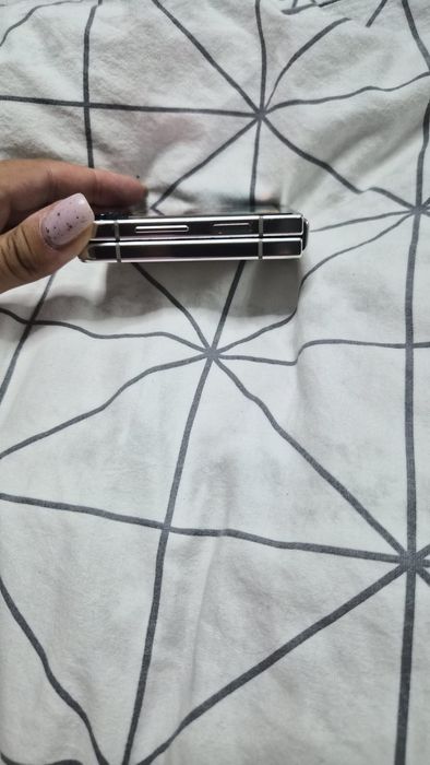 Samsung z flip 5 512