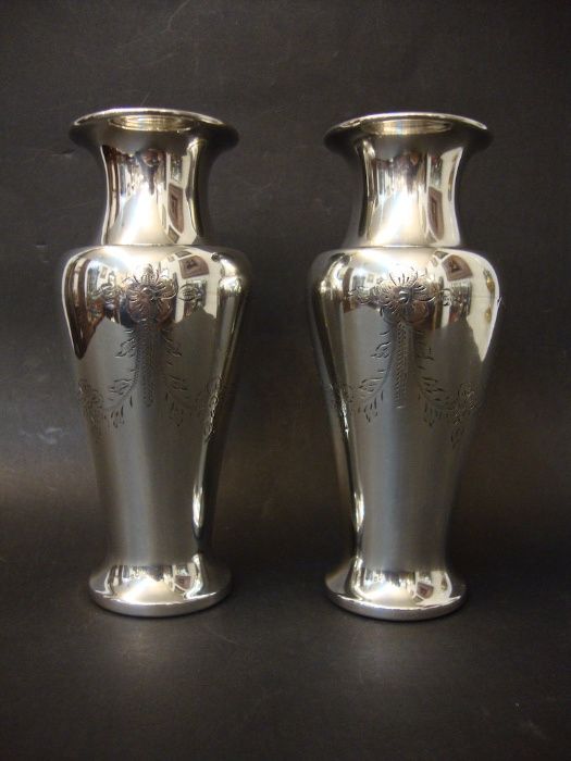 Par de jarras antigas