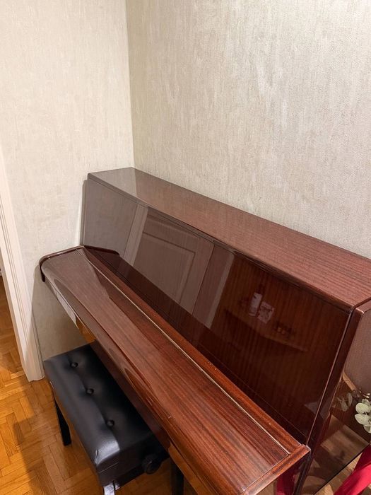 Продається класичне акустичне піаніно у дуже гарному стані