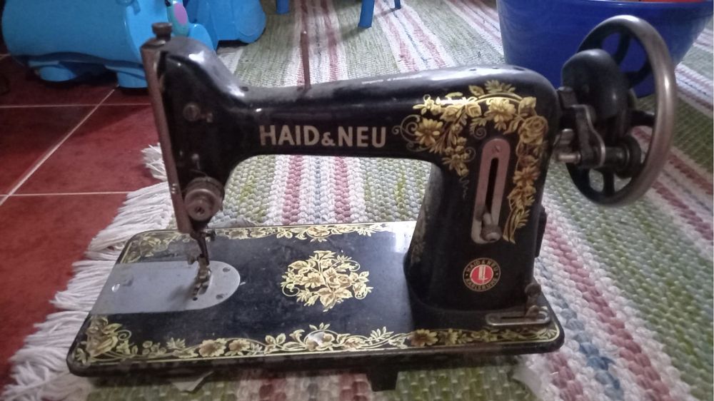 Cabeça maquina de costura linda