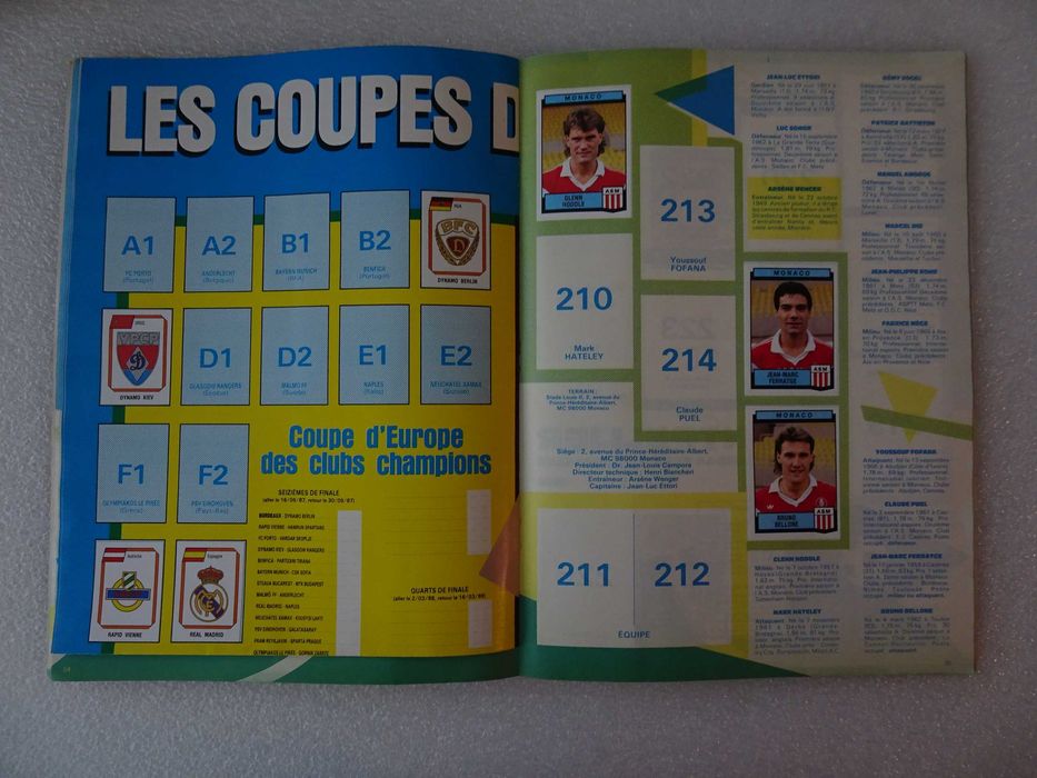 Caderneta de cromos de futebol Football 88 Panini (tem 209 cromos)