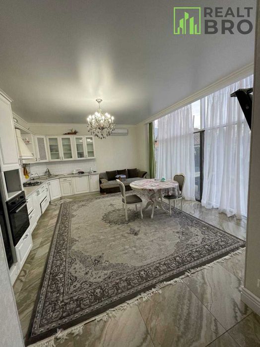 Оренда сучасного будинку, 245 м2