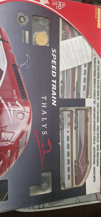 Locomotiva em latão  alta precisão  nova caixa.