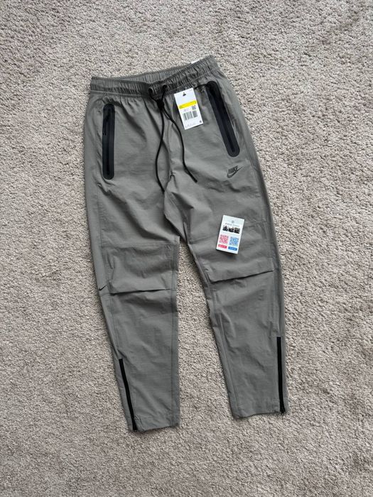 Нейлонові штани Nike Tech Fleece