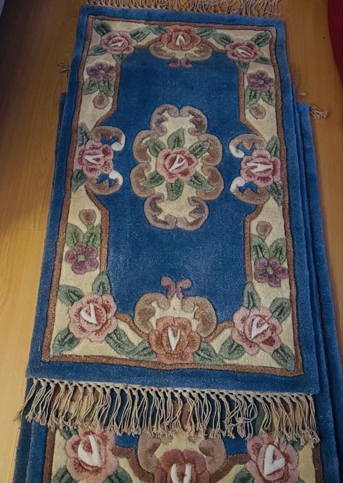 Tapetes de quarto em muito bm estado 1x20x69 -1x08x 62.