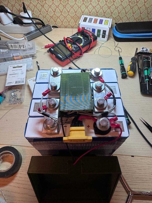 Акумулятор LiFePo4 EVE 12,8V 50Ah - збірка 4S 12,8V ємність 640Wh, USB-C PD, індикація напруги, EVE LF50K 50Аh