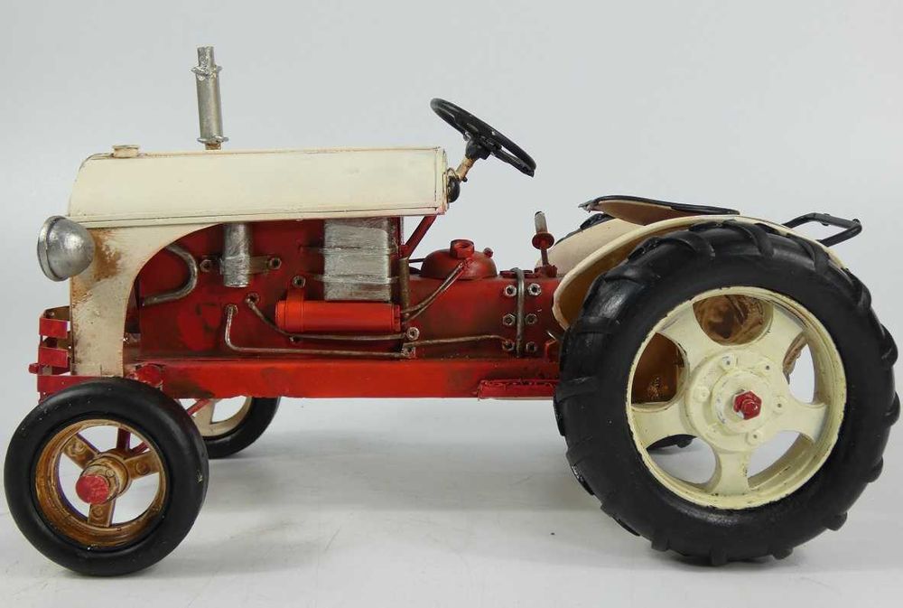 Metalowy TRAKTOR czerwono - beżowy ciągnik retro POJAZD