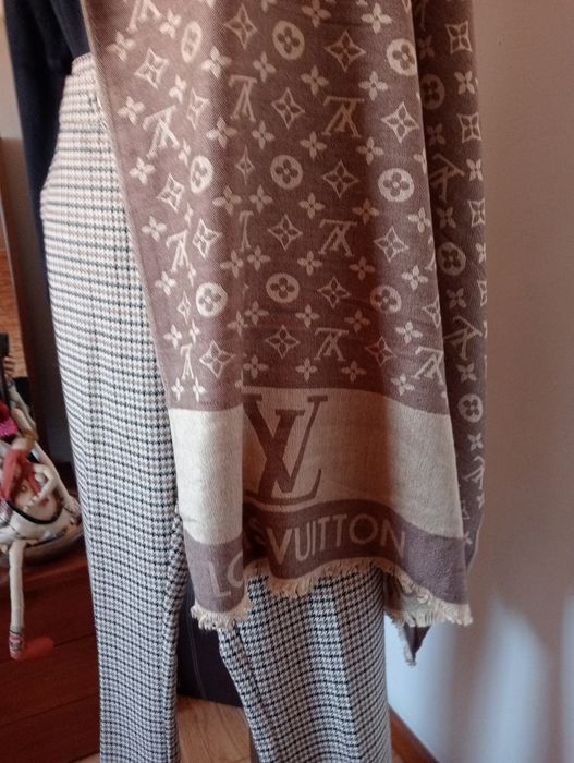 Echarp nova com etiqueta _- Clássico