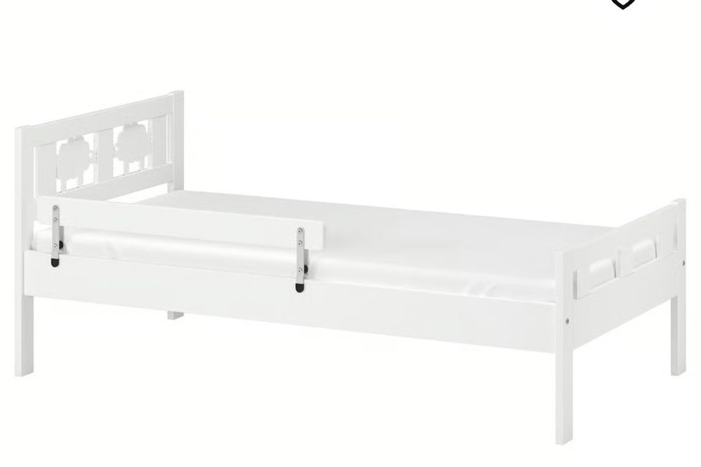 Cama de criança Ikea 70x160cm, com colchão viscoelástico. Posso oferecer resguardos e lençóis.