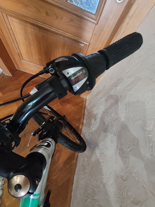 Велосипед CANNONDALE .