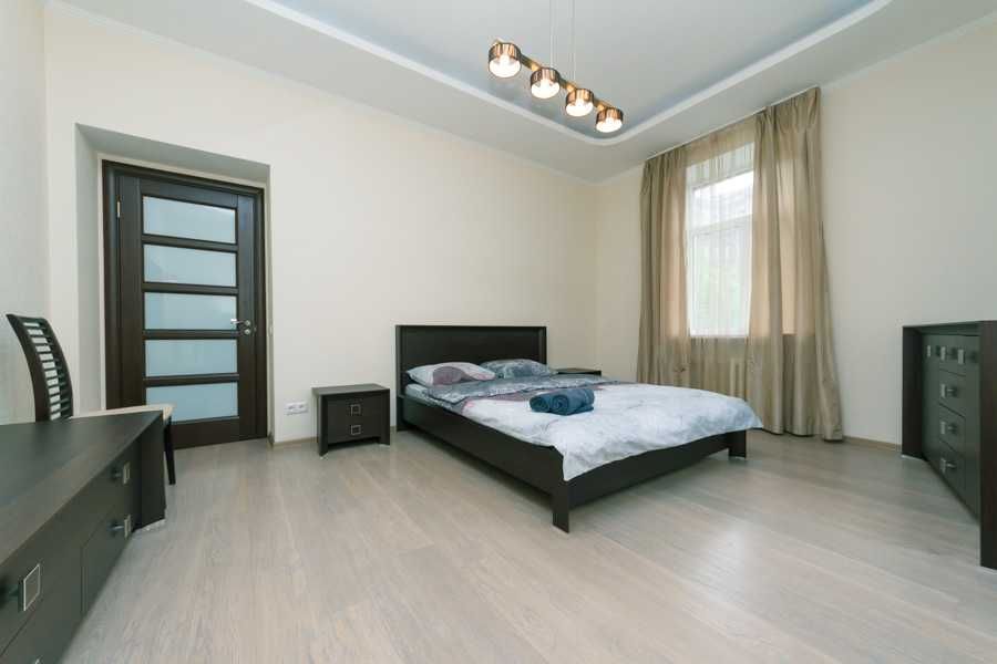 Подобово 2к апартаменти, Хрещатик, 17. м. Хрещатик