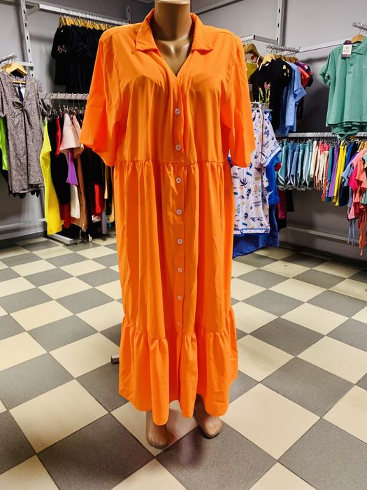 Яскравий сарафан