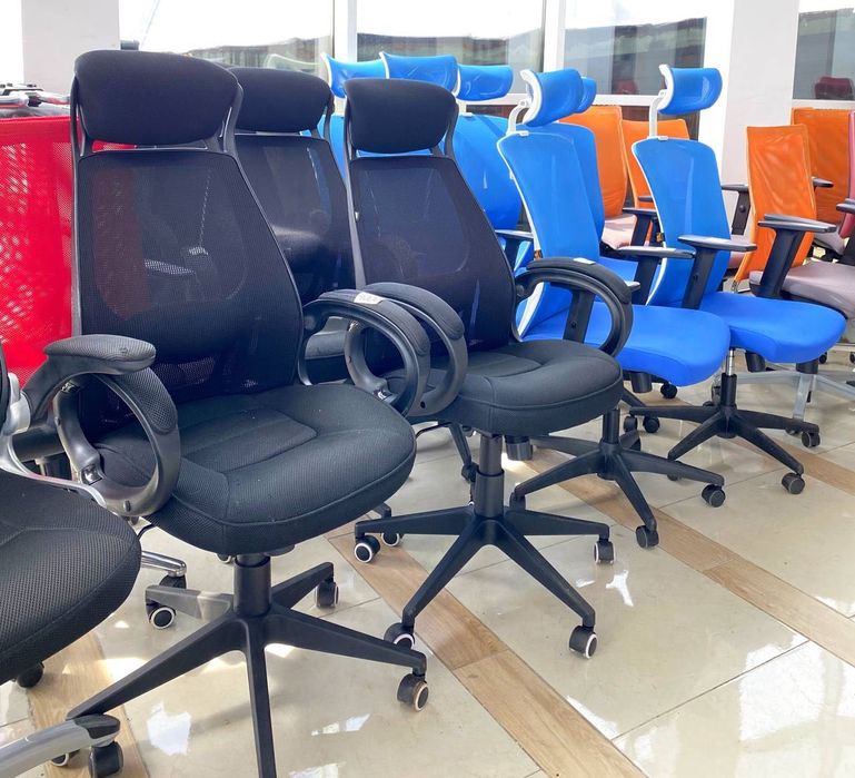 РОЗПРОДАЖ офісної меблі стільці крісла для роботи та дому