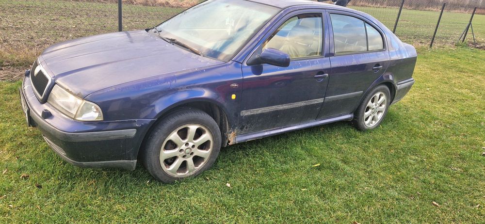 Sprzedam Skodę Octavię 1.8t b+g sprawna do poprawek