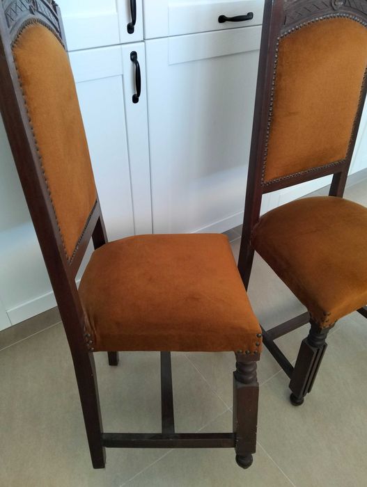 4 cadeiras antigas muito bom estado