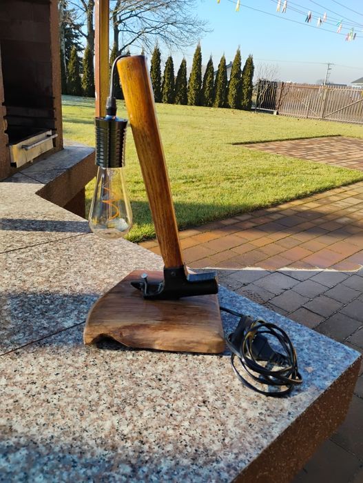 Ozdobna drewniana lampka