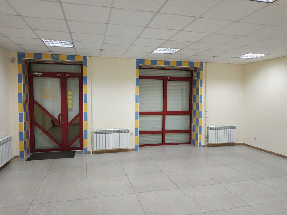 Здам в оренду комерційне фасадне приміщення по вул. Соборній, 233