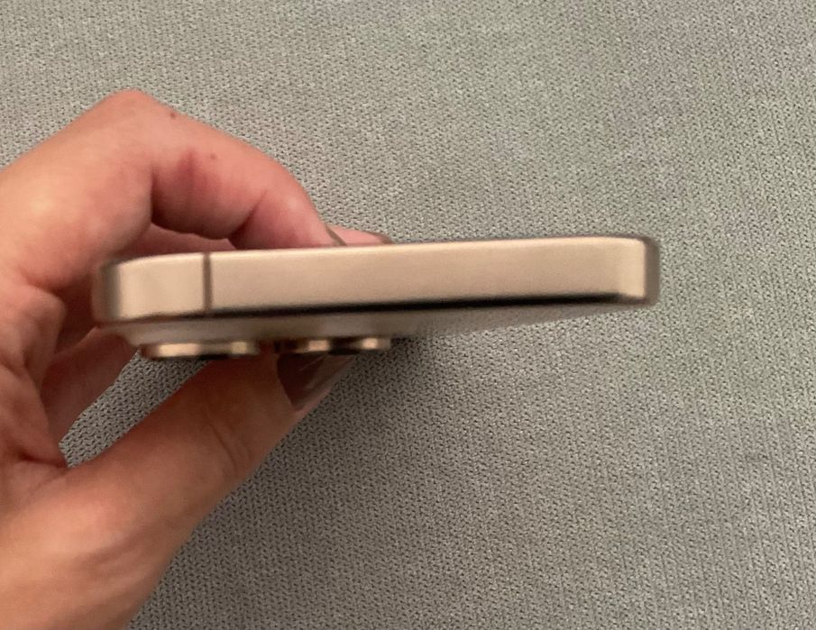 iPhone 16 pro 128gb
