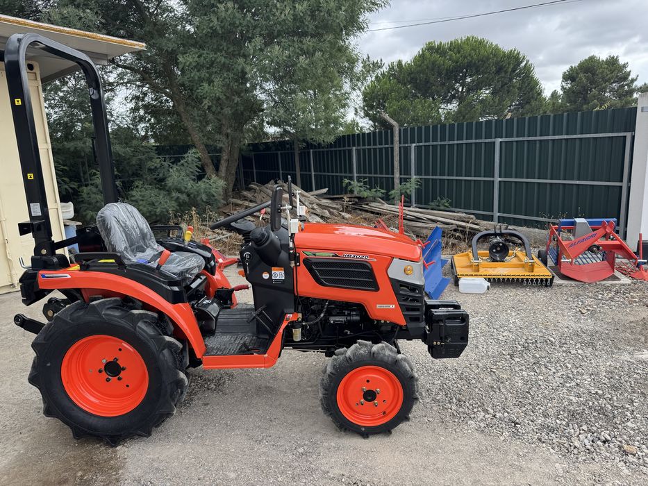 Trator Hinomoto HM 3020 c/ matricula e decomentos