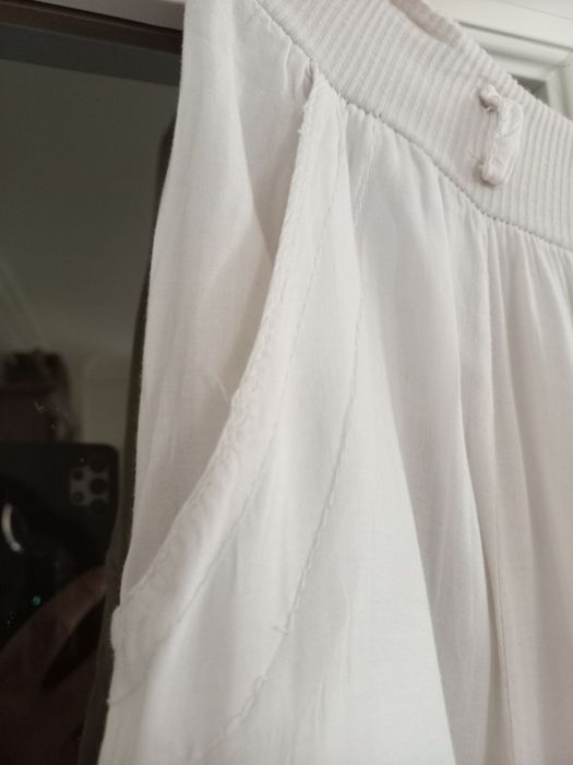 Saia comprida em beje da Shein super confortável, com 2 bolsos