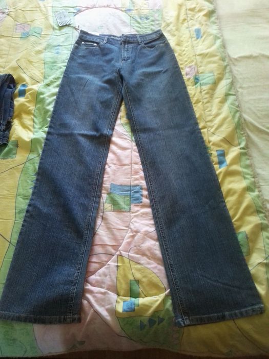 Продажа мужских джинсов