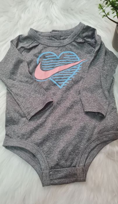 Komplet dla dziewczynki leginsy I body r.68/74 Nike