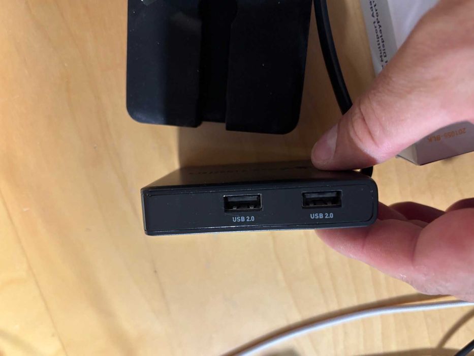 Mini dock usb-c para portátil com 2xDP Cable Matters 201055-BLK
