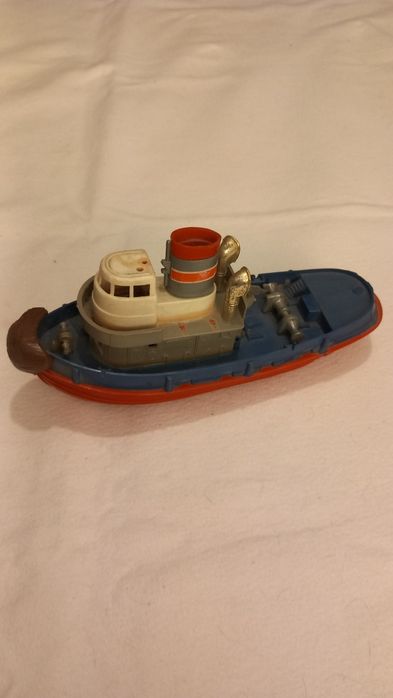 Rebocador Neptune, brinquedo fabricado em Hong Kong.