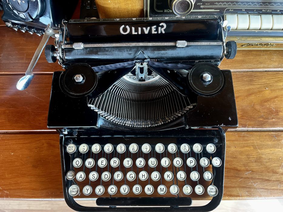 Antiga maquîa de escrever Oliver ( Astoria )