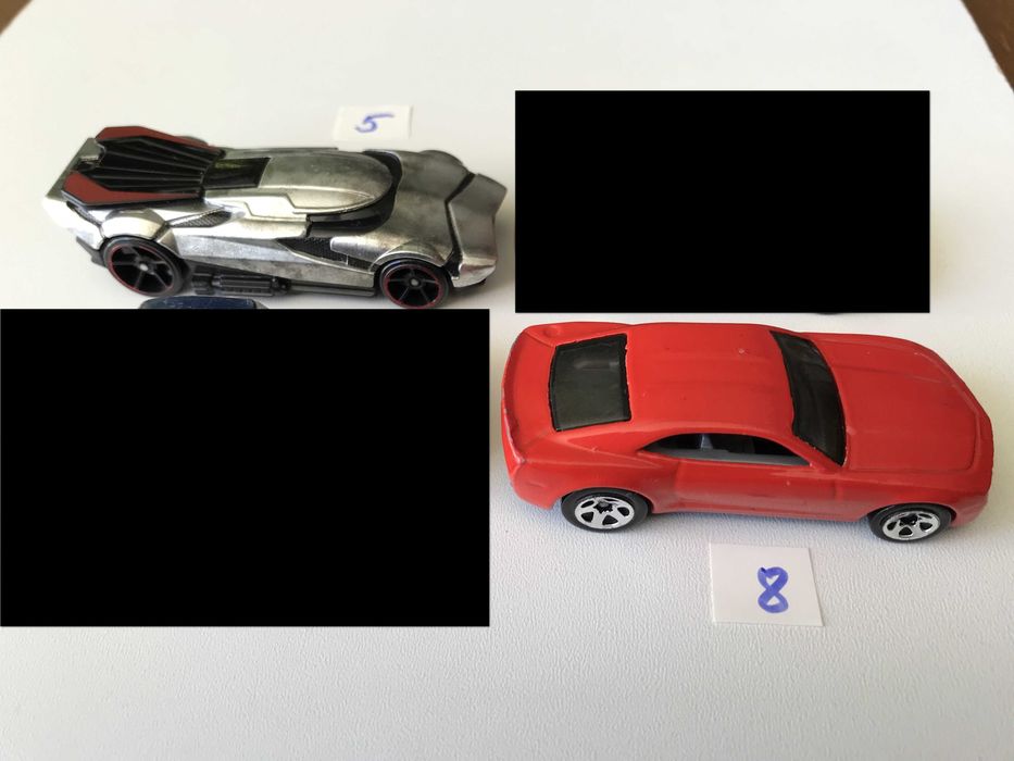 Іграшкові машинки Hot Wheels по штучно