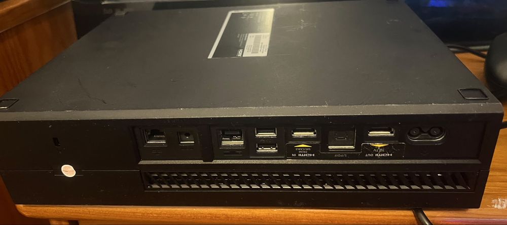 Xbox One 500GB + Comando + 2 Jogos