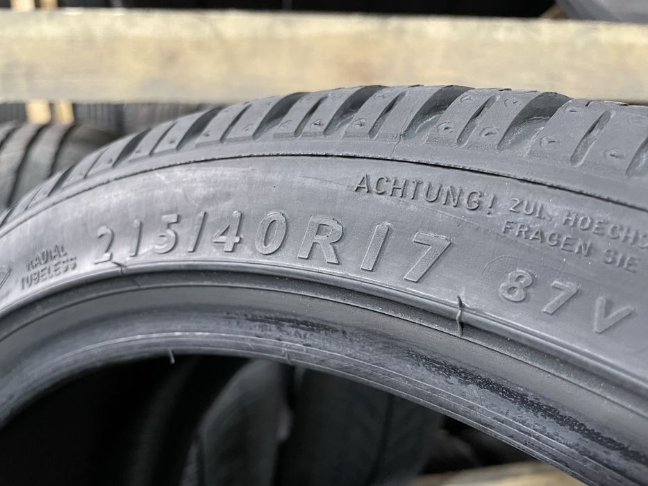 Комплект шин DUNLOP 215/40 R17 резина Р17