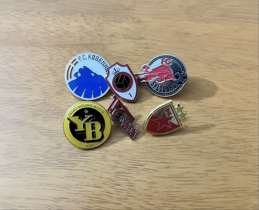 Odznaki / wpinki klubów piłkarskich i reprezentacji krajowych