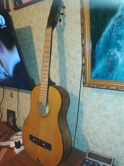Продам гітару кгасичну
