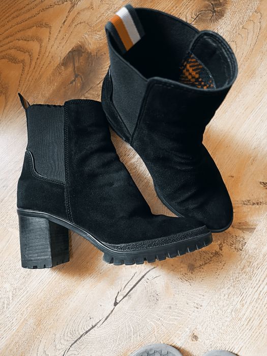 Botki na słupku Tommy Hilfiger skórzane