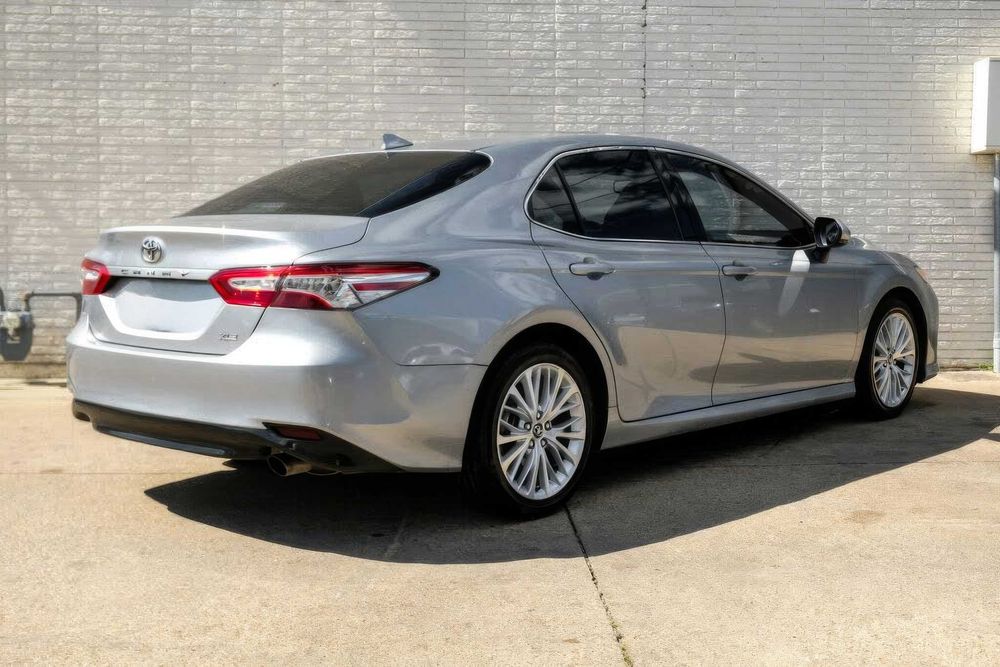Toyota Camry Xle      2020