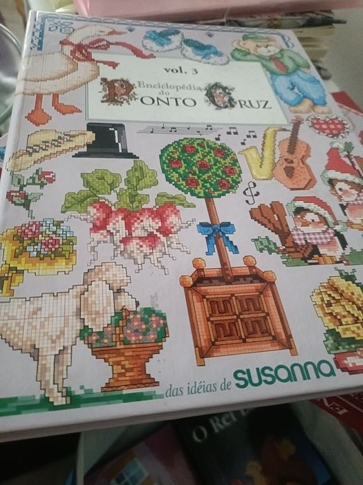 Venda de coleção de livros de ponto de cruz