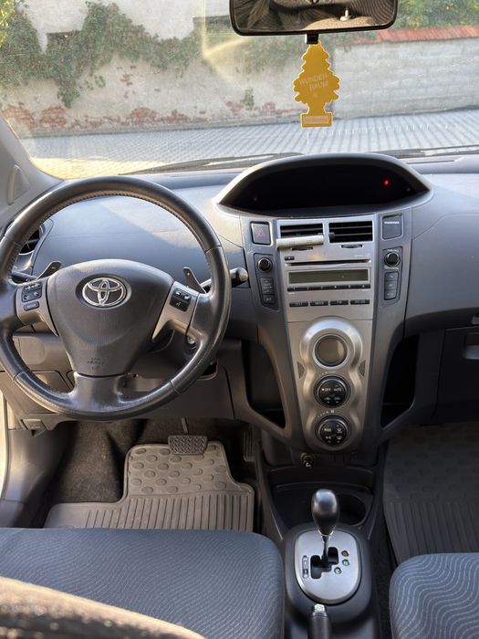 Toyota yaris.