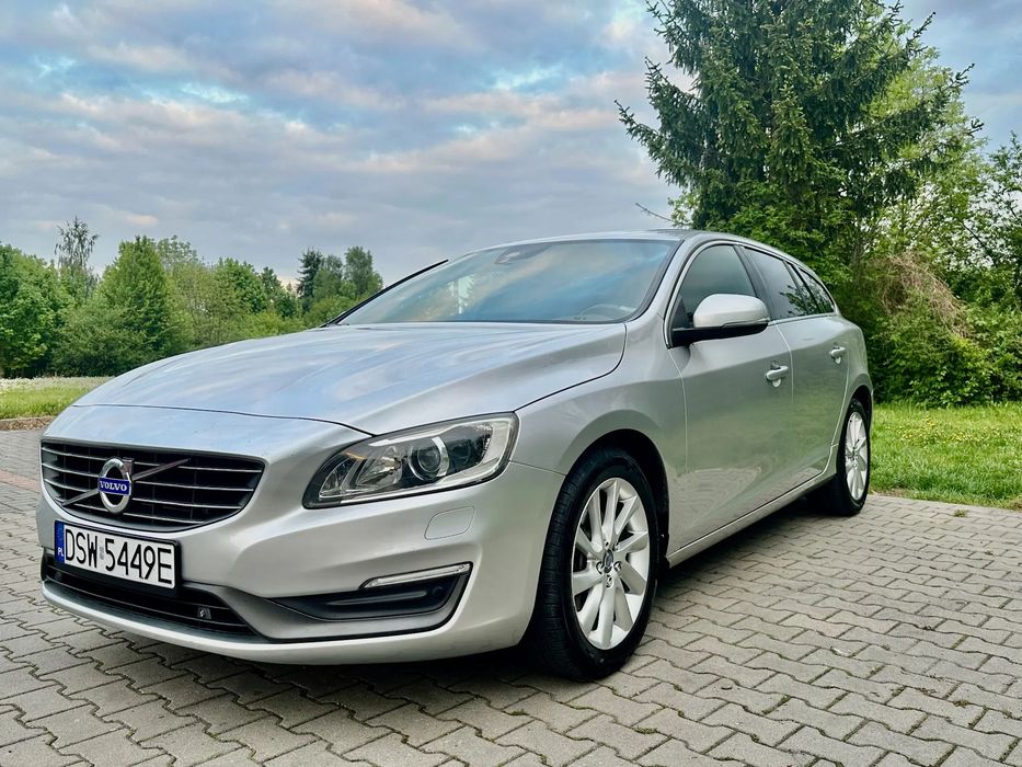 Volvo V60 pełen serwis, podgrzewana przednia szyba, zadbany