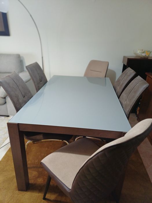 Mesa de Jantar com 6 cadeiras