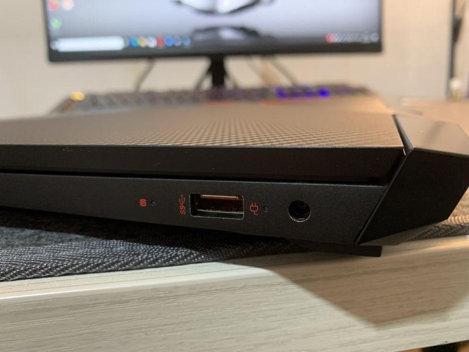 Hp OMEN i7-9750h Gtx1660ti 144hz