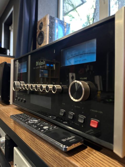 Предварительный усилитель McIntosh C50