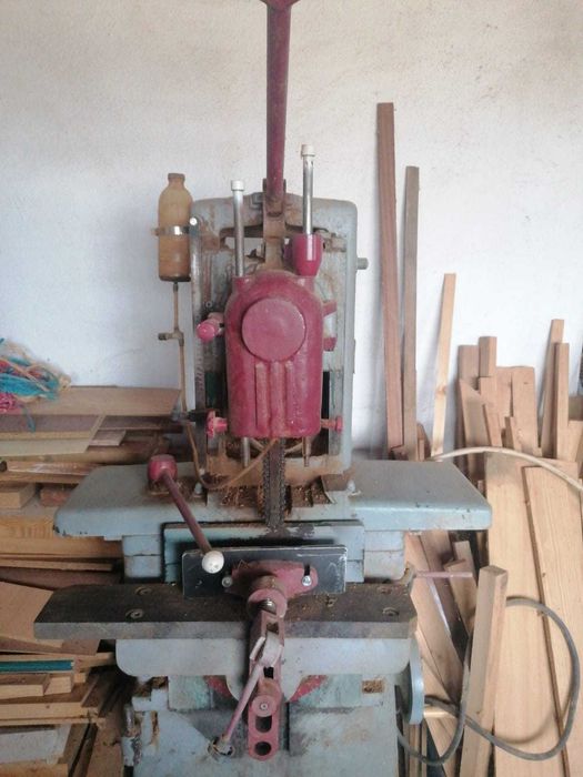 Furador de Corrente da Marca Pinheiro | Carpintaria