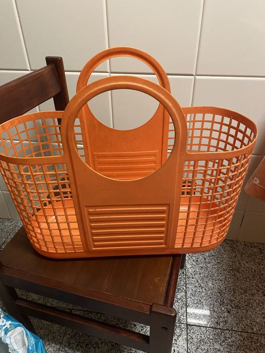 Cesto em pvc novo