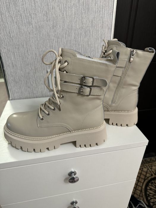 Ботінки шкіра НОВІ 40 розмір