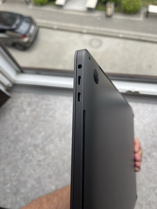 MacBook Pro 16" 2019 | i9 2.4GHz / 32GB / 1TB | 75 циклів