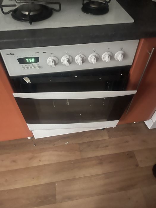 Amica Do  sprzedaży szkło płyta, palniki , szkło zewnętrzne piekarnika