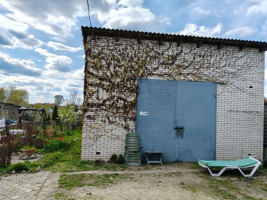 Продаємо половину великого будинку