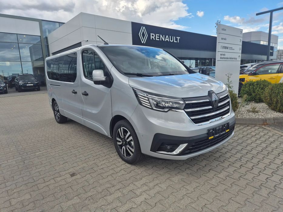 Renault Trafic OD RĘKI SpaceClass LUX 7 osobowy 9 biegów